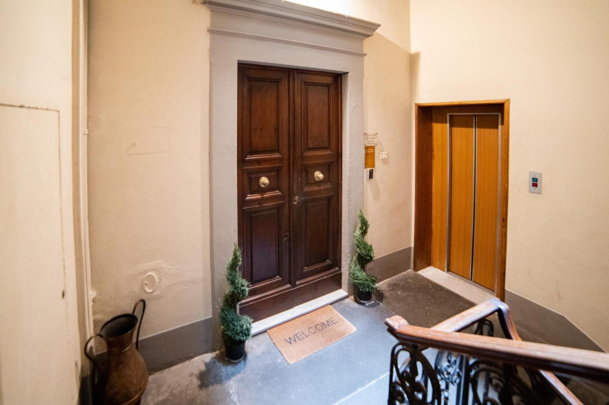 Coco Places Soggiorno Panerai, Centro Storico Florence Exterior photo